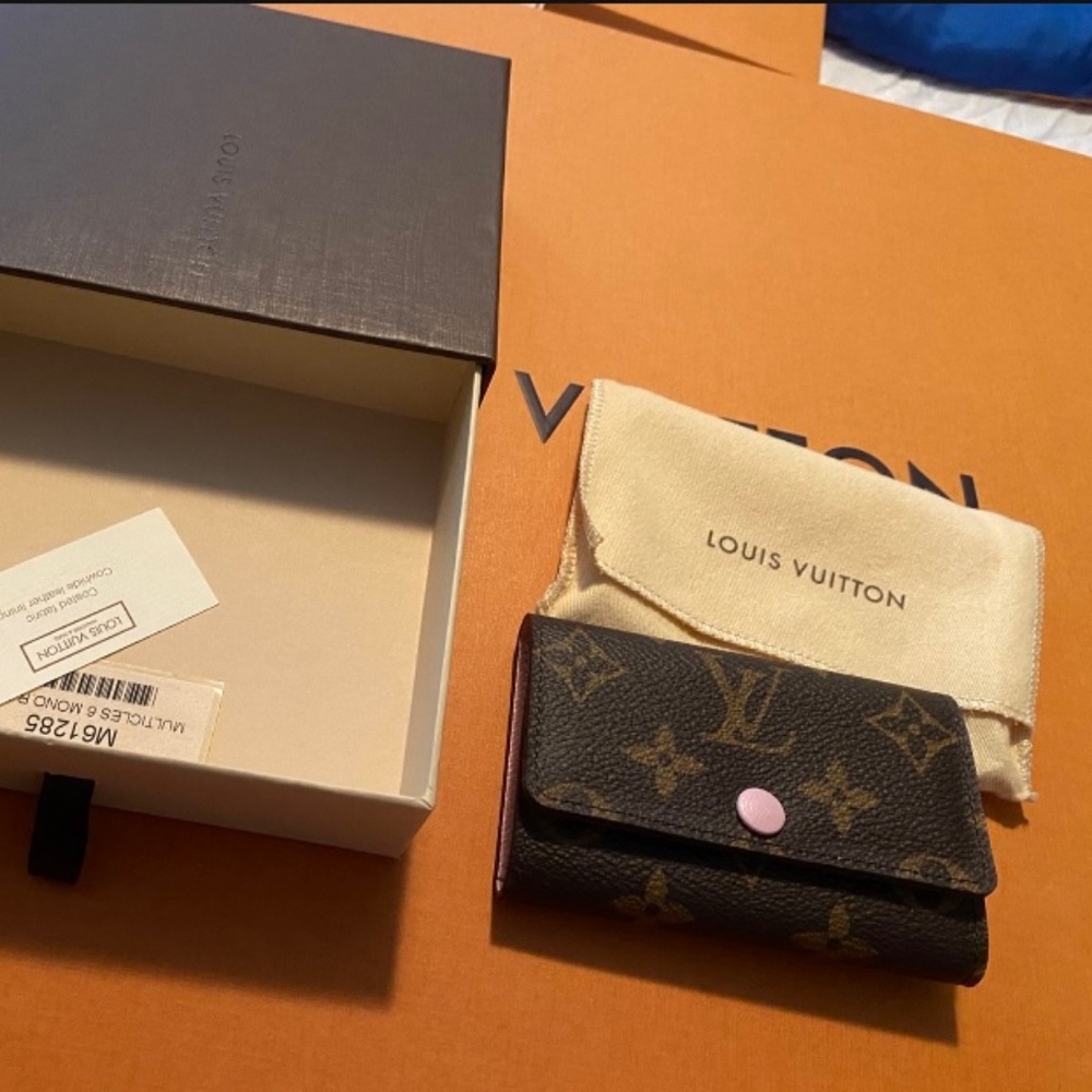 Louis Vuitton Rose Ballerine Key Cles